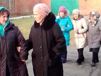 Фото дома престарелых в Новосибирске. Частный пансионат для пожилых людей в Новосибирске: Прогулки в нашем пансионате для пожилых (октябрь, 2022 г, Новосибирск)