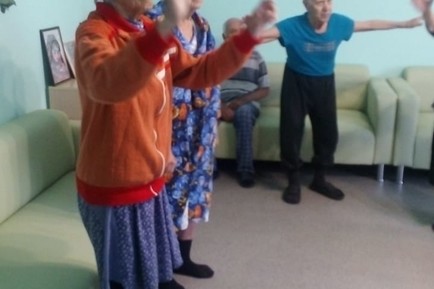 Дом престарелых Новосибирск. Частный пансионат для пожилых людей в Новосибирске: Провели зарядку с постояльцами в нашем пансионате в Новосибирске для пожилых